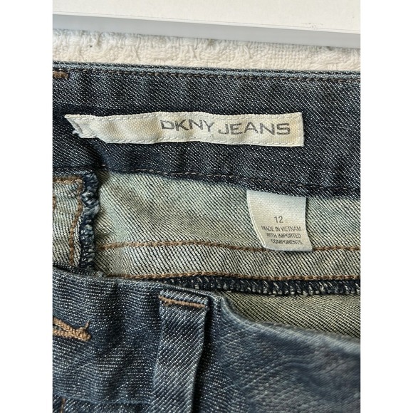 DKNY Denim Jeans with Button Detail Dark Wash Casual Pants women's‎ size 12 - Picture 5 of 9